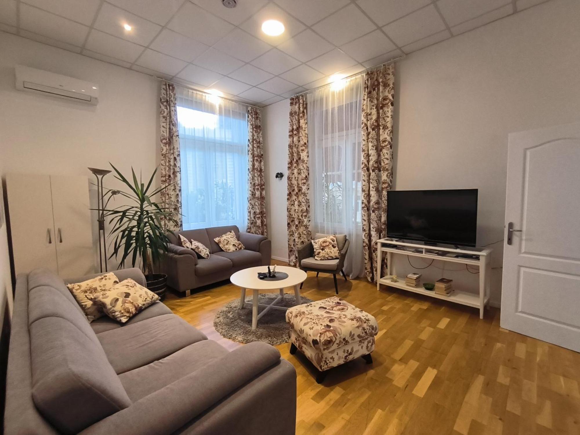 Superior Seaview Apartma *