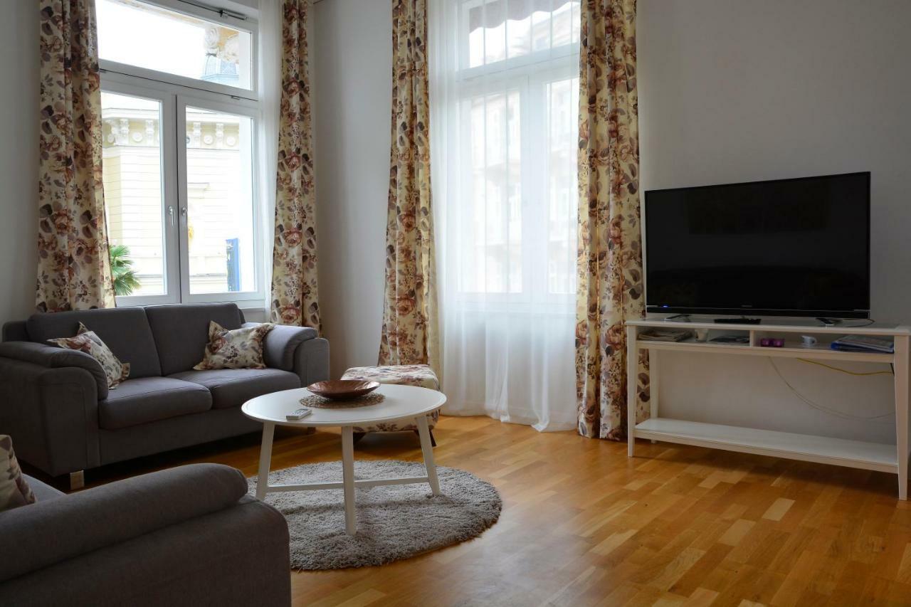 Superior Seaview Apartma
